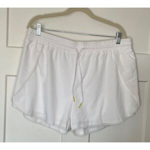 Zyia White Flow Shorts layered over compression‎ shorts women's size XXL